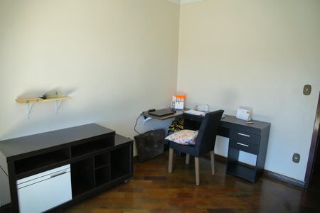 Casa à venda com 241m², 4 quartos e 4 vagasQuarto 2 