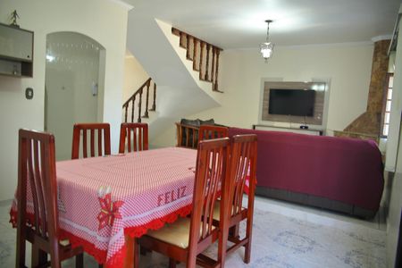 Casa à venda com 241m², 4 quartos e 4 vagasSala ( Jantar) 