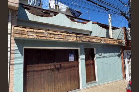 Casa à venda com 241m², 4 quartos e 4 vagasFachada 