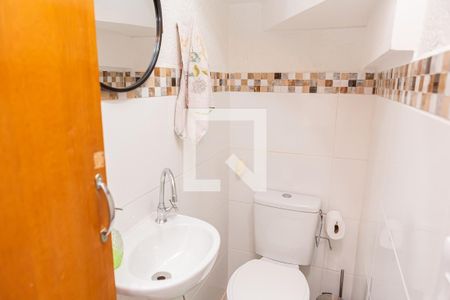 Lavabo de casa de condomínio para alugar com 2 quartos, 54m² em Parque Paineiras, São Paulo
