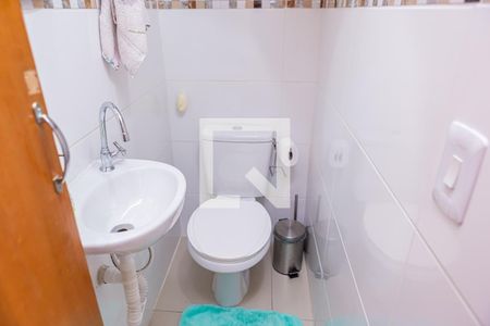 Lavabo de casa de condomínio para alugar com 2 quartos, 54m² em Parque Paineiras, São Paulo