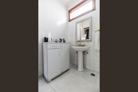 Casa de condomínio para alugar com 748m², 4 quartos e 5 vagas Casa de condomínio para alugar com 748m², 4 quartos e 5 vagasBanheiro