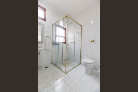 Casa de condomínio para alugar com 748m², 4 quartos e 5 vagas Casa de condomínio para alugar com 748m², 4 quartos e 5 vagasBanheiro