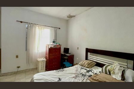 Casa à venda com 200m², 4 quartos e 4 vagasQuarto 3