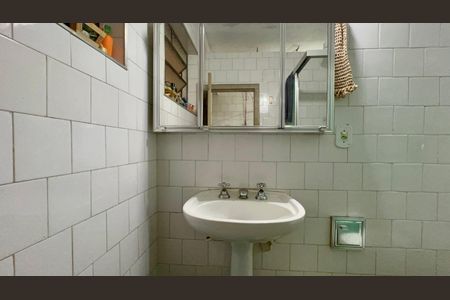 Casa à venda com 200m², 4 quartos e 4 vagasBanheiro 1