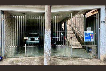 Casa à venda com 200m², 4 quartos e 4 vagasPlaca / Fachada