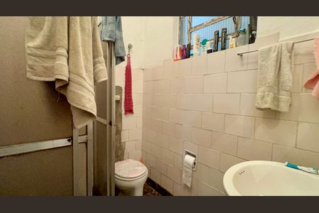 Casa à venda com 200m², 4 quartos e 4 vagasBanheiro 2