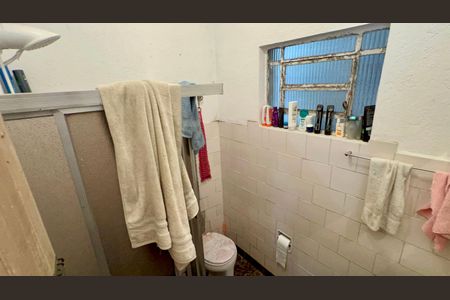 Casa à venda com 200m², 4 quartos e 4 vagasBanheiro 2