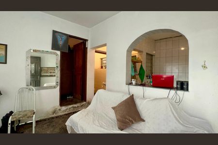 Casa à venda com 200m², 4 quartos e 4 vagasBanheiro 1