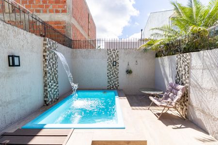 Casa à venda com 100m², 2 quartos e sem vagaPiscina