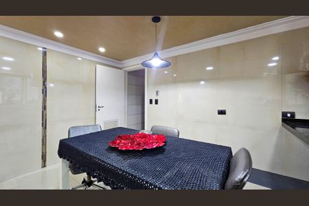 Casa à venda com 280m², 2 quartos e 2 vagas Casa à venda com 280m², 2 quartos e 2 vagasCozinha