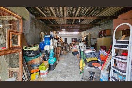 Casa à venda com 280m², 2 quartos e 2 vagas Casa à venda com 280m², 2 quartos e 2 vagasSalão