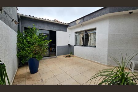 Casa à venda com 280m², 2 quartos e 2 vagas Casa à venda com 280m², 2 quartos e 2 vagasQuintal