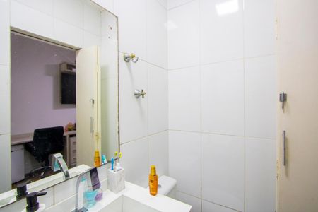 Apartamento à venda com 90m², 3 quartos e 2 vagasBanheiro do quarto 1