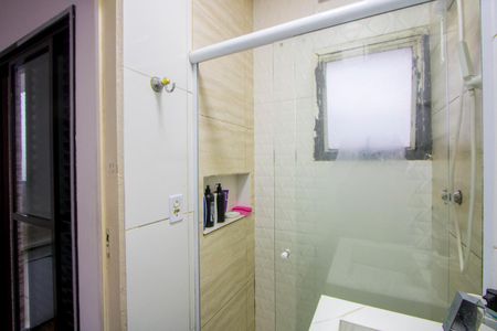 Apartamento à venda com 90m², 3 quartos e 2 vagasBanheiro do quarto 1