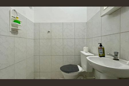 Casa para alugar com 55m², 3 quartos e sem vaga Casa para alugar com 55m², 3 quartos e sem vagaBanheiro da Suíte 2