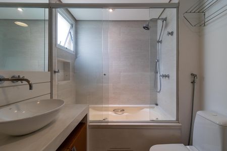 Apartamento à venda com 171m², 4 quartos e 3 vagasBanheiro da Suíte 1