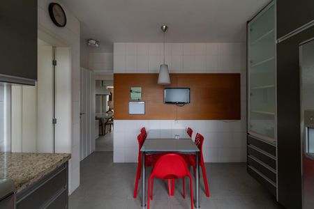 Apartamento à venda com 171m², 4 quartos e 3 vagasCozinha