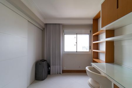 Apartamento à venda com 171m², 4 quartos e 3 vagasEscritório