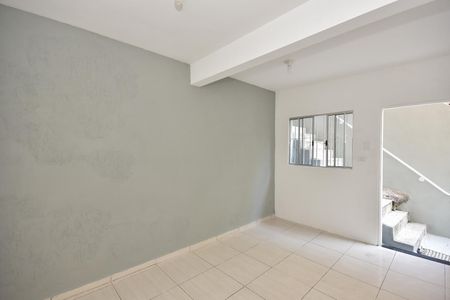 Casa de condomínio para alugar com 60m², 2 quartos e sem vagaSala