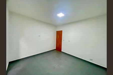 Quarto de casa para alugar com 1 quarto, 40m² em Vila Sao Joao Batista, Guarulhos
