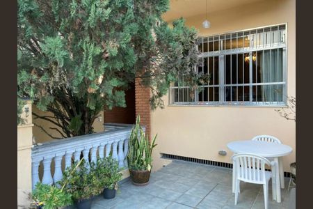 Casa à venda com 256m², 3 quartos e 4 vagas