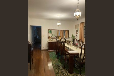 Casa à venda com 256m², 3 quartos e 4 vagas