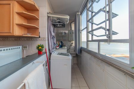 Apartamento para alugar com 162m², 3 quartos e sem vagaCozinha e Área de Serviço