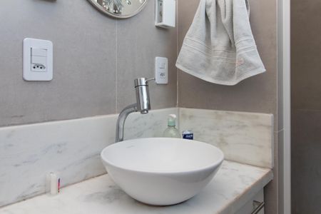 Apartamento para alugar com 162m², 3 quartos e sem vagaBanheiro