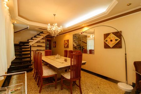 Sala de casa à venda com 3 quartos, 262m² em Vila Mazzei, São Paulo