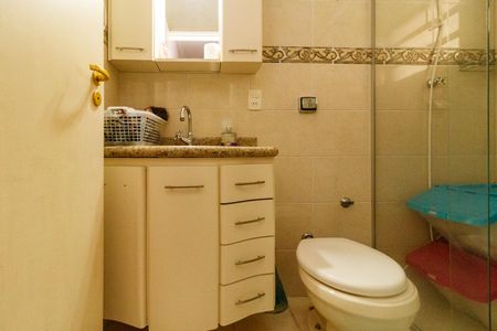 Casa à venda com 262m², 3 quartos e 4 vagasBanheiro da Suíte 2