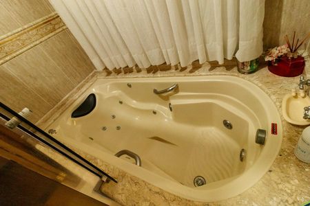 Casa à venda com 262m², 3 quartos e 4 vagasBanheiro da Suíte