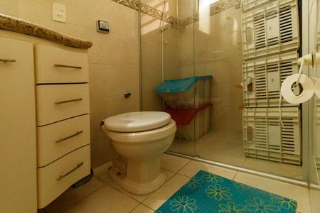 Casa à venda com 262m², 3 quartos e 4 vagasBanheiro da Suíte 2