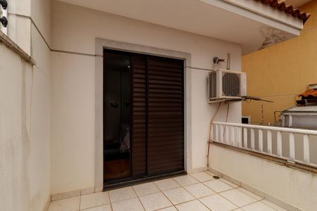 Casa à venda com 262m², 3 quartos e 4 vagasSuíte 3