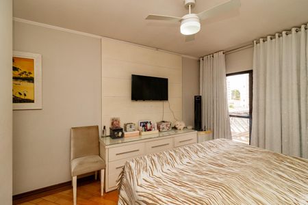 Casa à venda com 262m², 3 quartos e 4 vagasSuíte