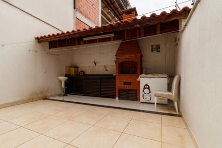 Casa à venda com 262m², 3 quartos e 4 vagasQuintal