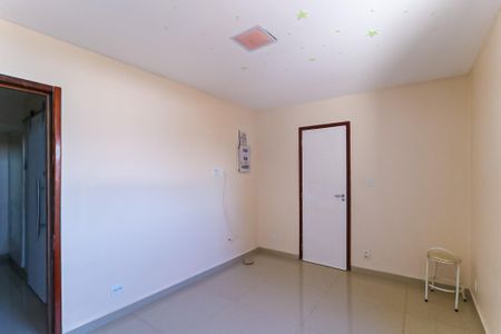 Casa à venda com 250m², 3 quartos e 1 vaga Casa à venda com 250m², 3 quartos e 1 vagaQuarto 3 - Suíte