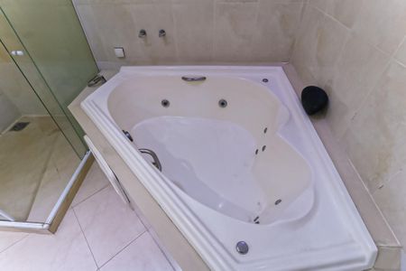 Casa à venda com 250m², 3 quartos e 1 vaga Casa à venda com 250m², 3 quartos e 1 vagaBanheiro da Suíte 3