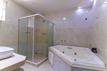 Casa à venda com 250m², 3 quartos e 1 vaga Casa à venda com 250m², 3 quartos e 1 vagaBanheiro da Suíte 3