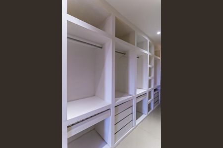 Casa à venda com 250m², 3 quartos e 1 vaga Casa à venda com 250m², 3 quartos e 1 vagaQuarto 3 - Suíte closet