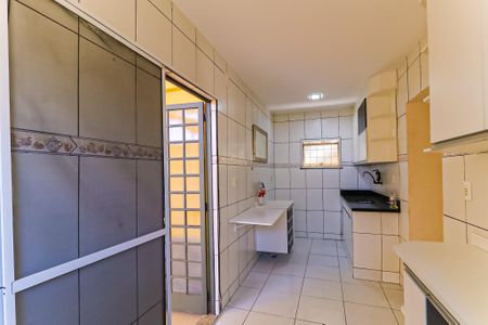 Casa à venda com 250m², 3 quartos e 1 vaga Casa à venda com 250m², 3 quartos e 1 vagaCozinha