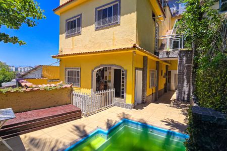 Casa à venda com 250m², 3 quartos e 1 vaga Casa à venda com 250m², 3 quartos e 1 vagaFachada casa