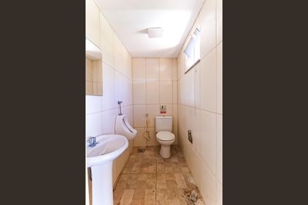 Casa à venda com 250m², 3 quartos e 1 vaga Casa à venda com 250m², 3 quartos e 1 vagaBanheiro de serviço