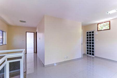 Casa à venda com 250m², 3 quartos e 1 vaga Casa à venda com 250m², 3 quartos e 1 vagaSala 2