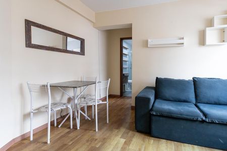 Sala de apartamento para alugar com 1 quarto, 40m² em Centro, Curitiba
