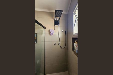 Casa à venda com 217m², 4 quartos e 5 vagasBanheiro 2