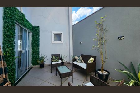 Casa à venda com 217m², 4 quartos e 5 vagasQuintal 