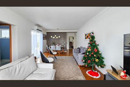 Casa à venda com 217m², 4 quartos e 5 vagasSala