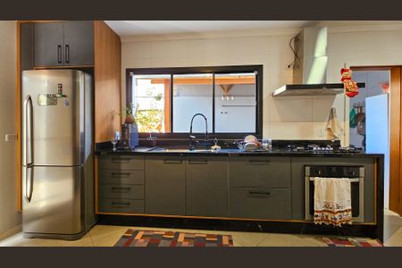 Casa à venda com 217m², 4 quartos e 5 vagasCozinha 