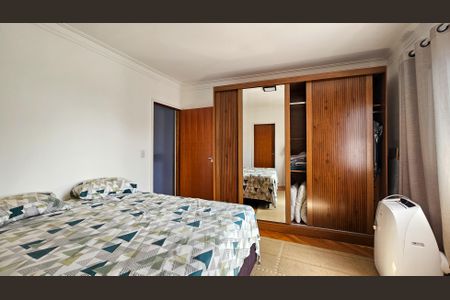 Casa à venda com 217m², 4 quartos e 5 vagasQuarto 4